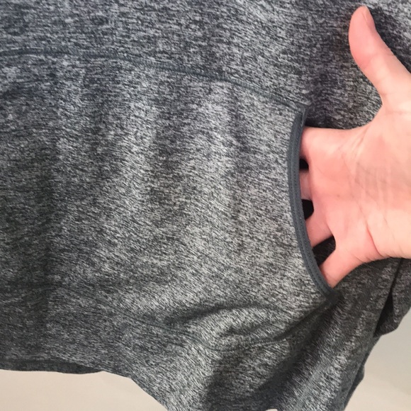 ❌SOLD❌ NWOT Nike Running Hooded Long Sleeve Medium - Picture 7 of 9